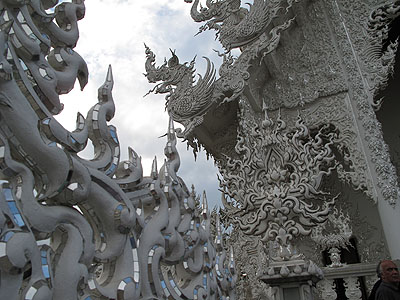 detail wat rong khun